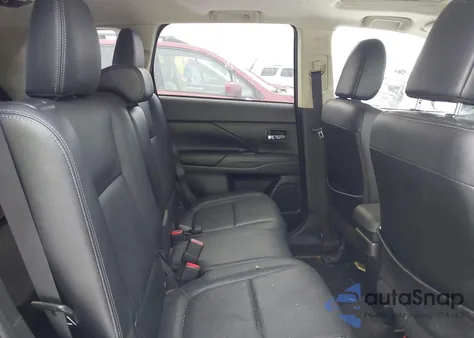 2016 Mitsubishi Outlander Es/Se/Sel z USA, uszkodzony, nr VIN JA4AZ3A31GZ018057